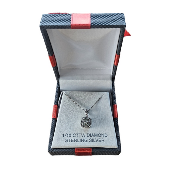 Jewelry - Silver Diamond Pendant Necklace